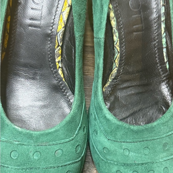 3/$30 Girotti Green Suede Women's Shoes with Snake Print Heel - Picture 5 of 10